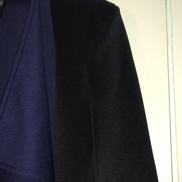 Blazer - Picture 3 of 3